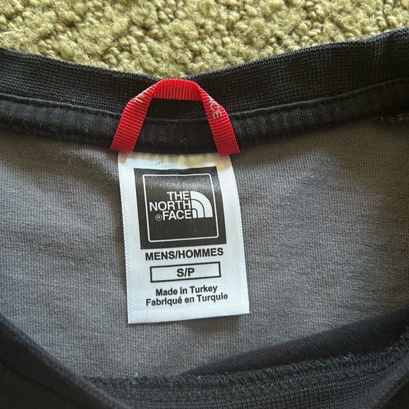 The north face t shirt - Picture 2 of 3